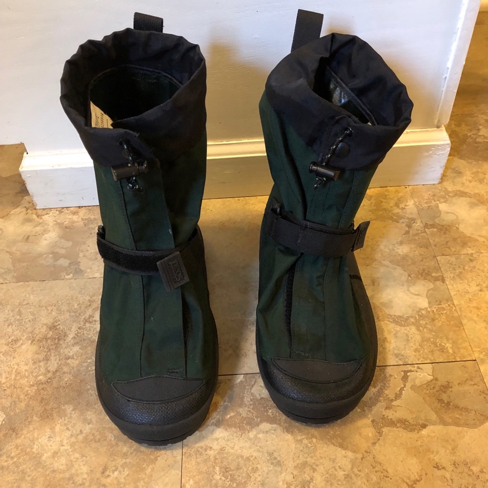 Orvis NEOS Traveler overshoes